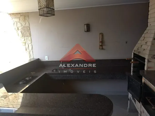 Casa com 317m² 4 quartos e 3 banheiros, à venda, no bairro Jardim Valparaíba em São José dos Campos