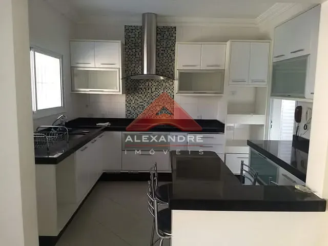 Casa com 317m² 4 quartos e 3 banheiros, à venda, no bairro Jardim Valparaíba em São José dos Campos