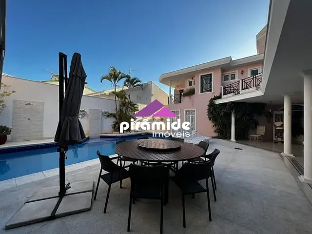 Casa com 720m² 4 quartos e 6 banheiros, à venda, no bairro Jardim das Colinas em São José dos Campos