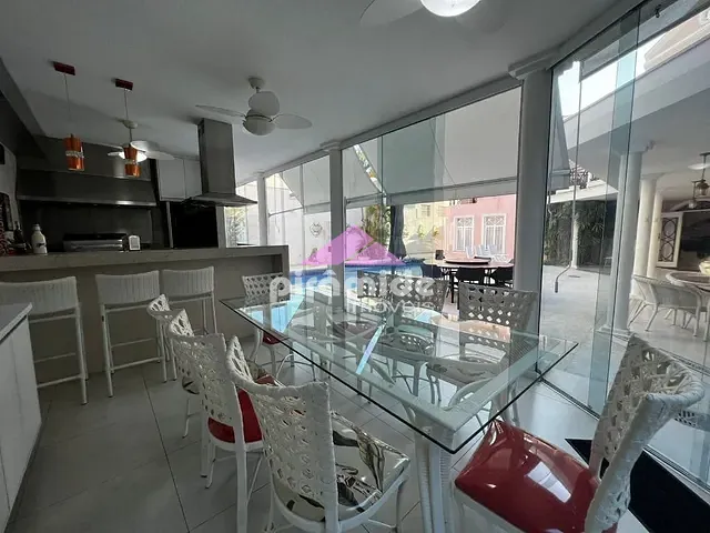 Casa com 720m² 4 quartos e 6 banheiros, à venda, no bairro Jardim das Colinas em São José dos Campos