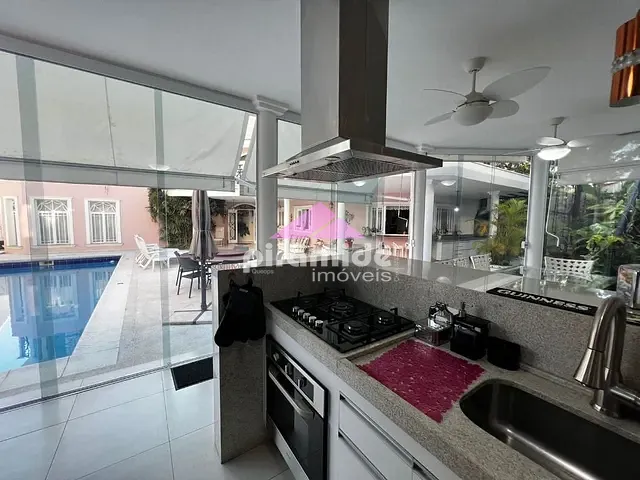 Casa com 720m² 4 quartos e 6 banheiros, à venda, no bairro Jardim das Colinas em São José dos Campos