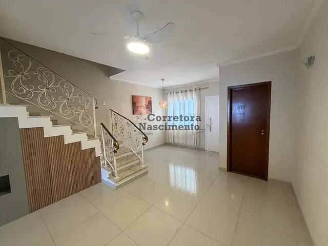 Casa com 160m² 2 quartos e 3 banheiros, à venda, no bairro Jardim Santa Maria em Jacareí