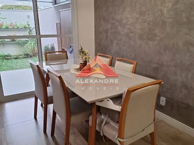 Casa com 148m² 3 quartos e 1 banheiro, à venda, no bairro Urbanova em São José dos Campos