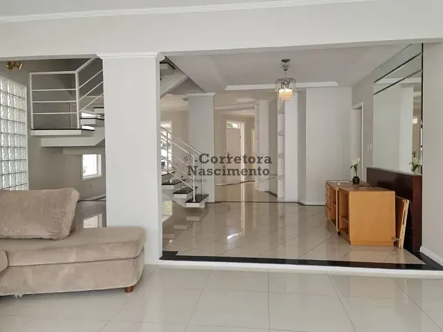 Casa com 360m², para alugar, no bairro Sunset Park em São José dos Campos