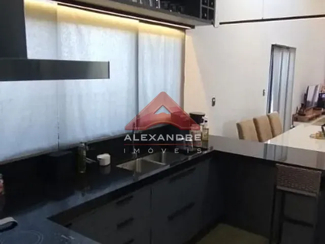 Casa com 250m² 2 quartos e 1 banheiro, à venda, no bairro Jardim das Flores em São José dos Campos