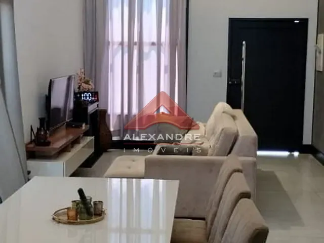 Casa com 250m² 2 quartos e 1 banheiro, à venda, no bairro Jardim das Flores em São José dos Campos