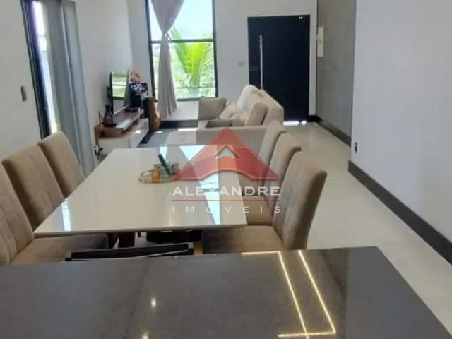 Casa com 250m² 2 quartos e 1 banheiro, à venda, no bairro Jardim das Flores em São José dos Campos