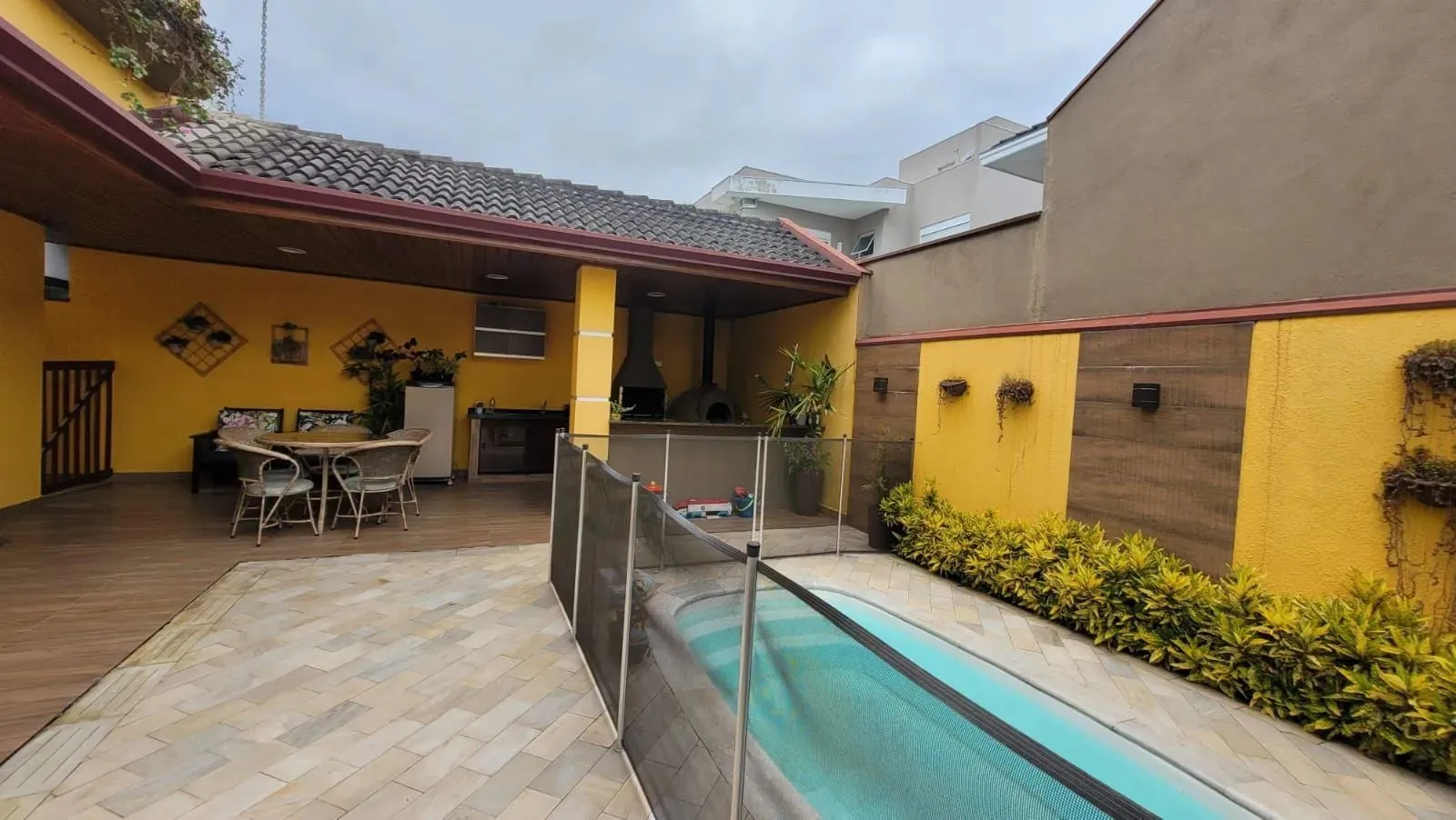 Casa, 3 quartos, 181 m² - Foto 1
