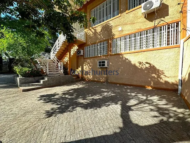 Casa com 470m² 12 quartos e 7 banheiros, à venda ou para alugar, no bairro Nova Campinas em Campinas