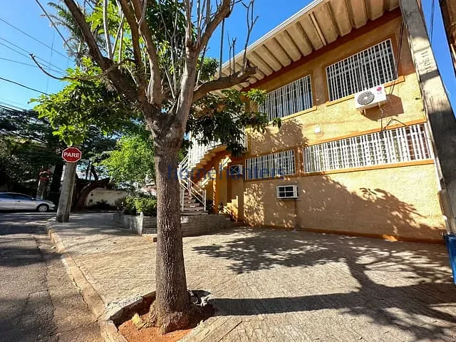 Casa com 470m² 12 quartos e 7 banheiros, à venda ou para alugar, no bairro Nova Campinas em Campinas