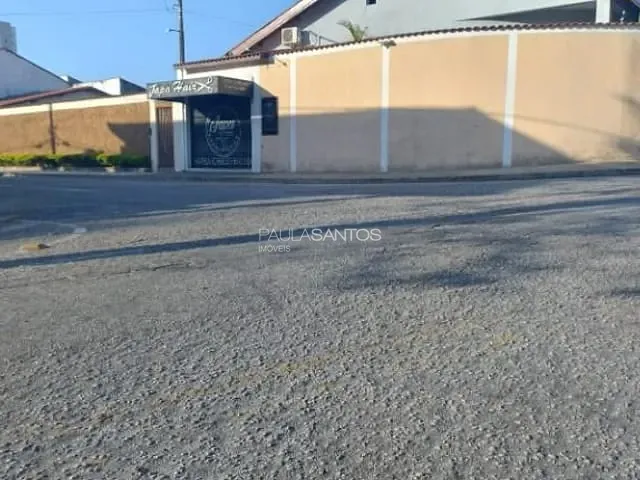 Casa com 500m² 2 quartos e 2 banheiros, à venda, no bairro Parque Três Meninos em Sorocaba