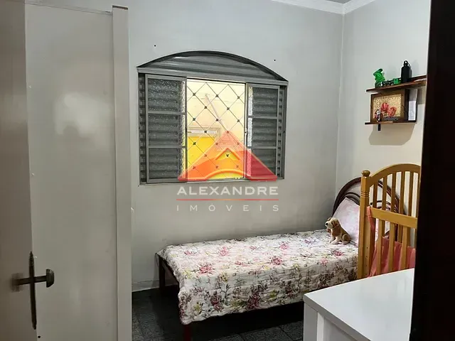 Casa com 250m² 3 quartos e 1 banheiro, à venda, no bairro Jardim Nova Detroit em São José dos Campos