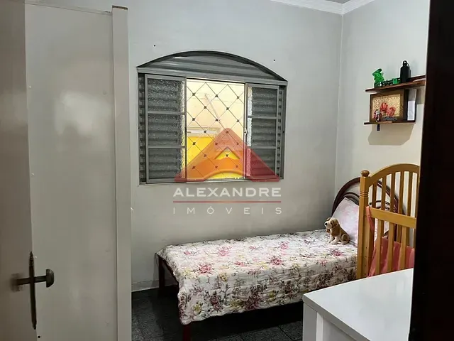 Casa com 250m² 3 quartos e 1 banheiro, à venda, no bairro Jardim Nova Detroit em São José dos Campos