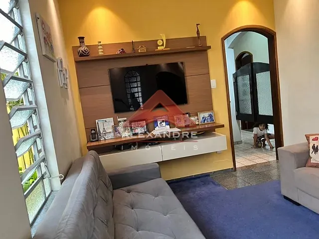 Casa com 250m² 3 quartos e 1 banheiro, à venda, no bairro Jardim Nova Detroit em São José dos Campos