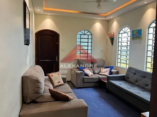 Casa com 250m² 3 quartos e 1 banheiro, à venda, no bairro Jardim Nova Detroit em São José dos Campos