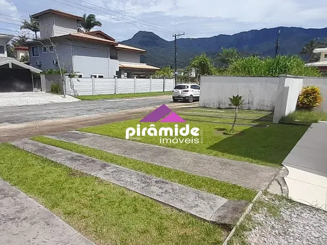 Casa com 360m² 3 quartos e 4 banheiros, à venda, no bairro Mar Verde em Caraguatatuba