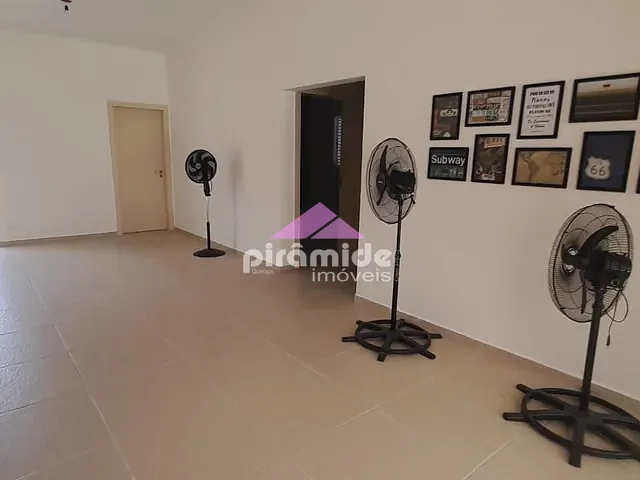Casa com 360m² 3 quartos e 4 banheiros, à venda, no bairro Mar Verde em Caraguatatuba