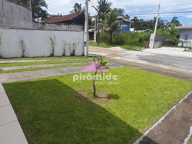 Casa com 360m² 3 quartos e 4 banheiros, à venda, no bairro Mar Verde em Caraguatatuba