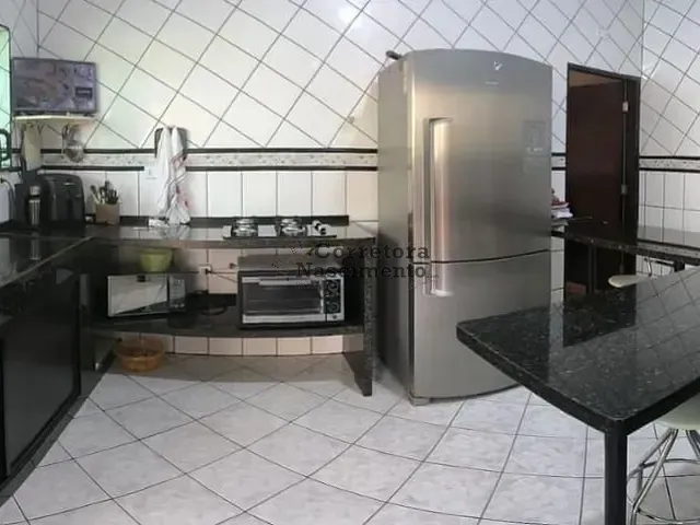 Casa com 400m² 3 quartos e 3 banheiros, à venda, no bairro Parque dos Príncipes em Jacareí