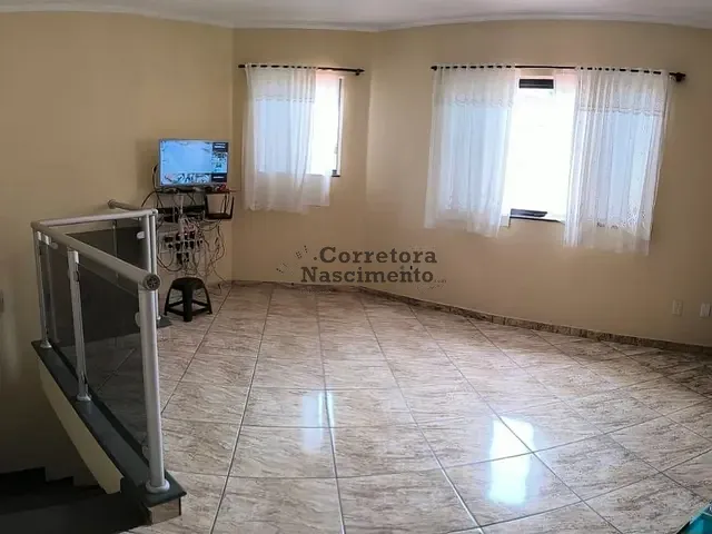 Casa com 400m² 3 quartos e 3 banheiros, à venda, no bairro Parque dos Príncipes em Jacareí
