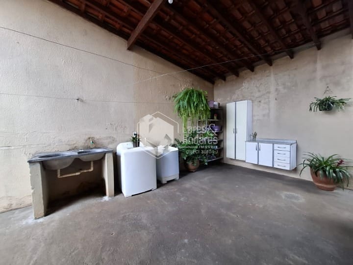 Casa à venda com 3 quartos, 167m² - Foto 6