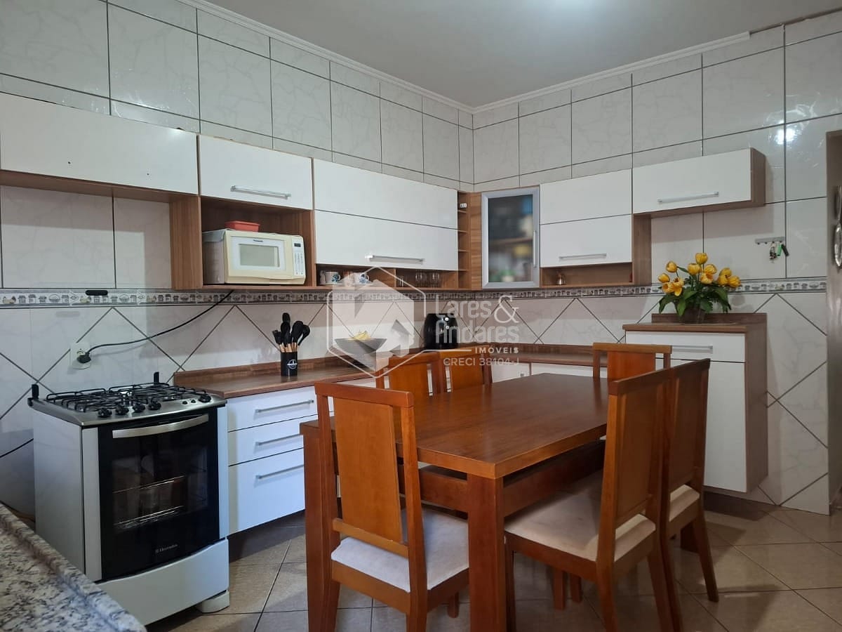 Casa à venda com 3 quartos, 167m² - Foto 4