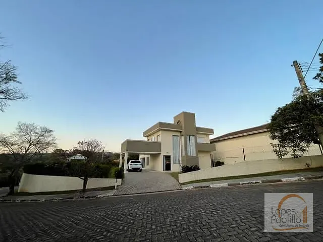 Casa com 784m² 3 quartos e 3 banheiros, à venda, no bairro Condomínio Parque das Garças II em Atibaia