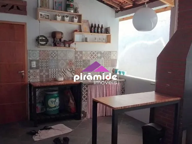 Casa com 180m² 3 quartos e 3 banheiros, à venda, no bairro Vila Tatetuba em São José dos Campos