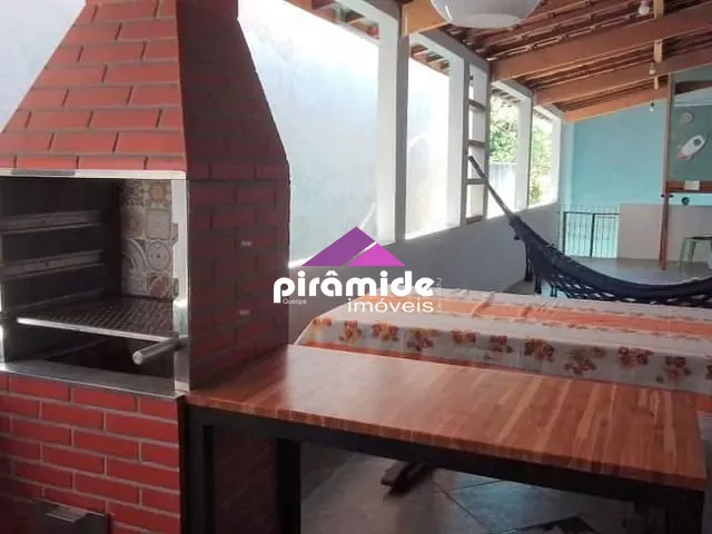 Casa com 180m² 3 quartos e 3 banheiros, à venda, no bairro Vila Tatetuba em São José dos Campos