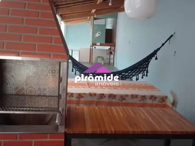 Casa com 180m² 3 quartos e 3 banheiros, à venda, no bairro Vila Tatetuba em São José dos Campos