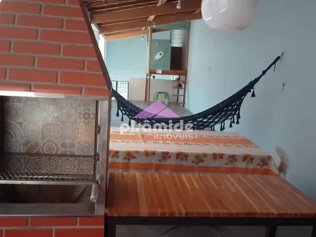 Casa com 180m² 3 quartos e 3 banheiros, à venda, no bairro Vila Tatetuba em São José dos Campos