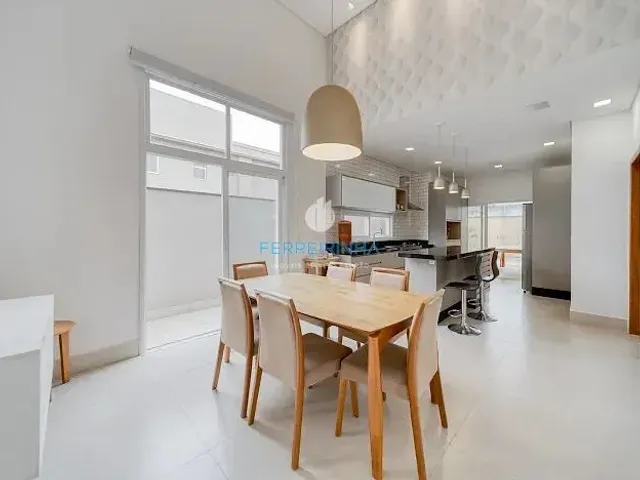 Casa com 250m² 3 quartos e 3 banheiros, à venda, no bairro Urbanova em São José Dos Campos