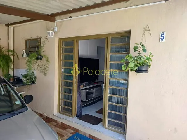 Casa com 440m² 2 quartos e 3 banheiros, à venda, no bairro Cidade Nova em Pindamonhangaba