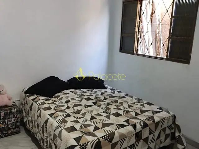 Casa com 440m² 2 quartos e 3 banheiros, à venda, no bairro Cidade Nova em Pindamonhangaba