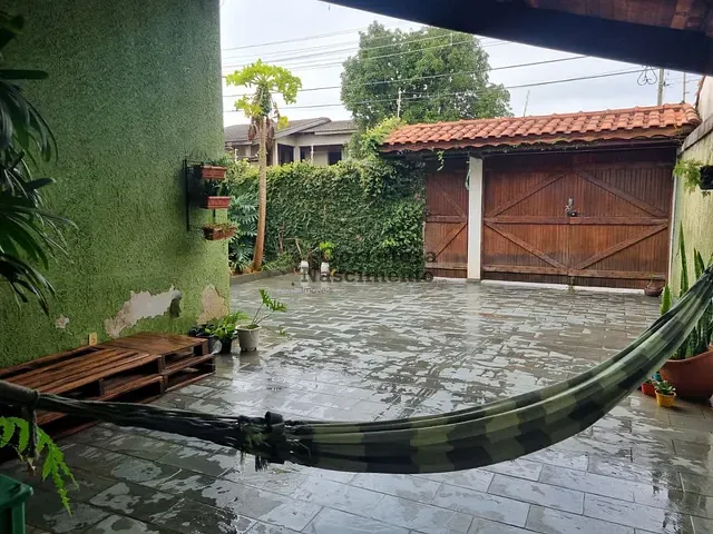 Casa com 250m², à venda, no bairro Cidade Jardim em Jacareí