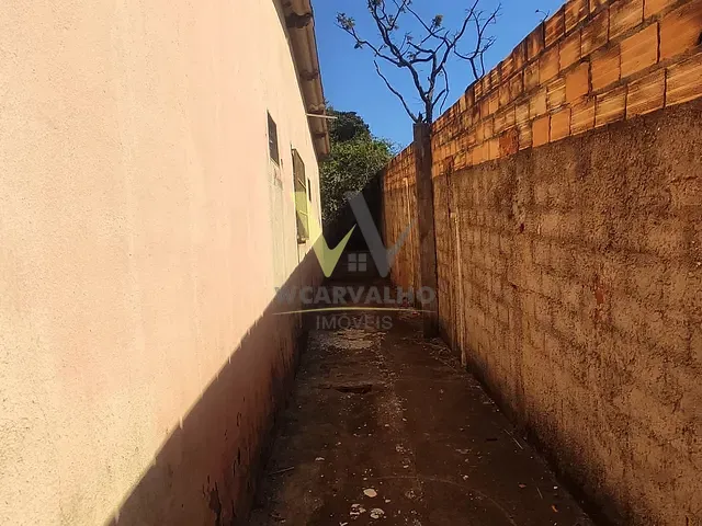 Casa com 300m² 3 quartos e 2 banheiros, à venda, no bairro Jibran El Hadj em Anápolis