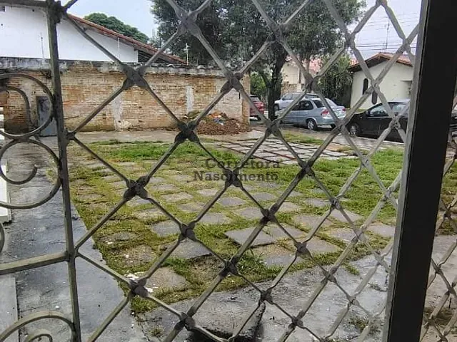 Casa com 500m², para alugar, no bairro Jardim Leonidia em Jacareí