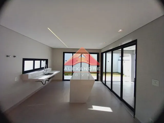 Casa com 250m² 4 quartos e 2 banheiros, à venda, no bairro Malibu em Caçapava