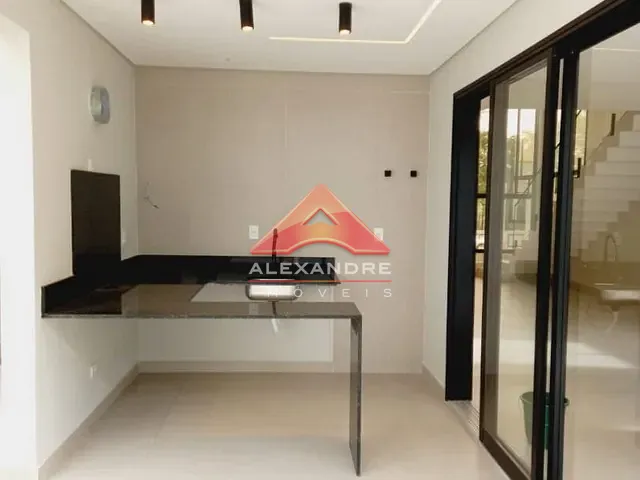 Casa com 250m² 4 quartos e 2 banheiros, à venda, no bairro Malibu em Caçapava
