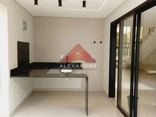 Casa com 250m² 4 quartos e 2 banheiros, à venda, no bairro Malibu em Caçapava