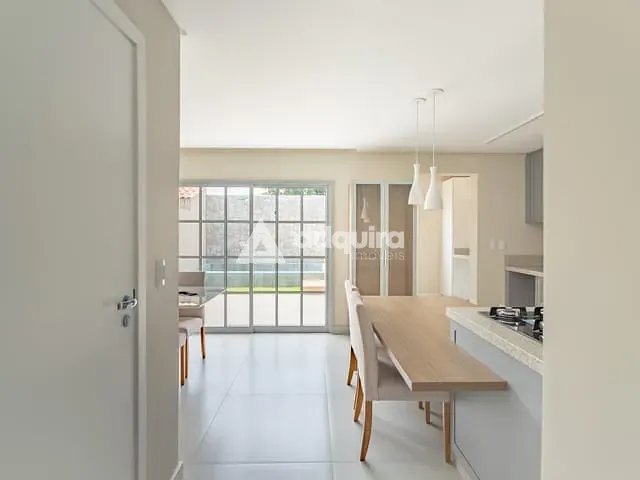 Casa com 132m² 3 quartos e 3 banheiros, à venda, no bairro Colônia Dona Luíza em Ponta Grossa