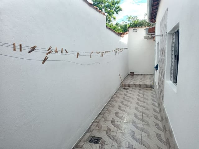 Casa com 150m² 2 quartos e 1 banheiro, à venda, no bairro Vila São João em Pindamonhangaba