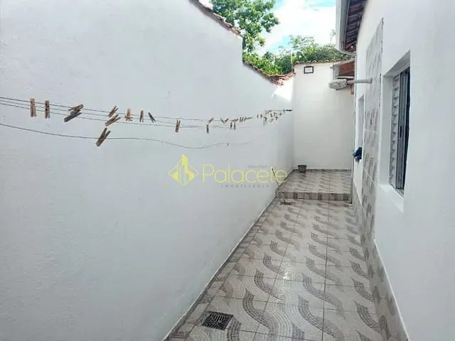 Casa com 150m² 2 quartos e 1 banheiro, à venda, no bairro Vila São João em Pindamonhangaba