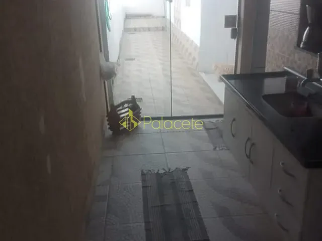 Casa com 150m² 2 quartos e 1 banheiro, à venda, no bairro Vila São João em Pindamonhangaba