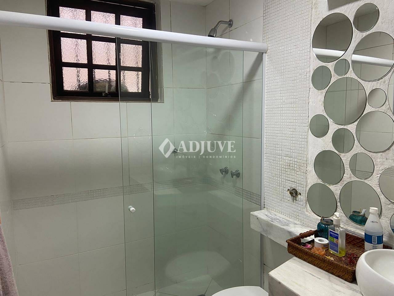 Casa à venda com 4 quartos, 219m² - Foto 8