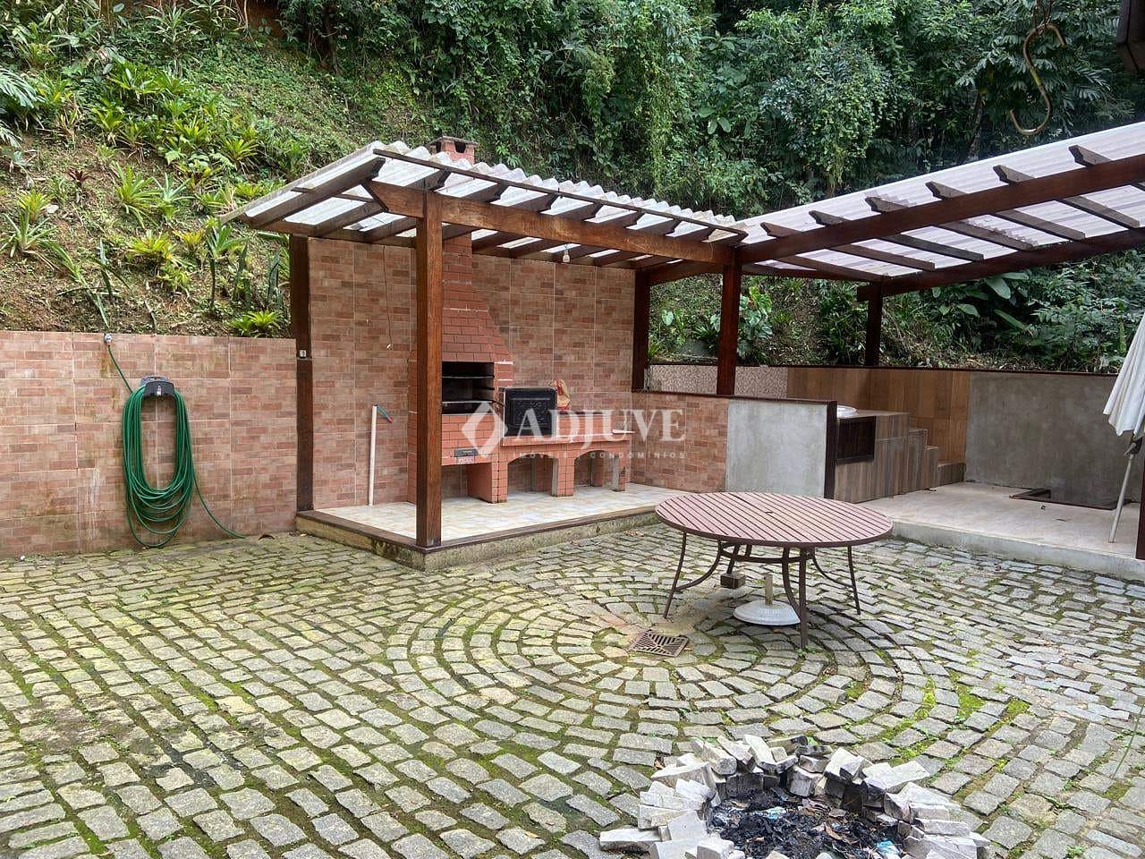 Casa à venda com 4 quartos, 219m² - Foto 12