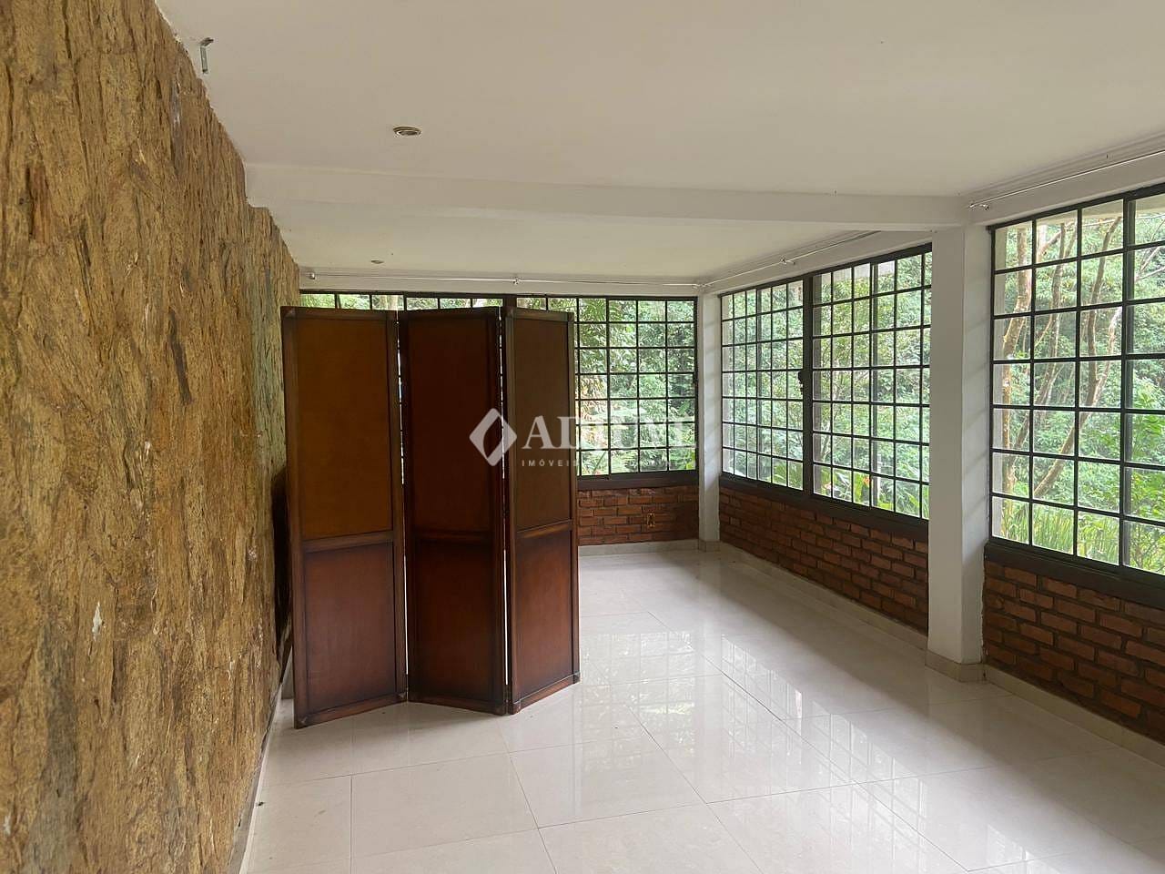 Casa à venda com 4 quartos, 219m² - Foto 14