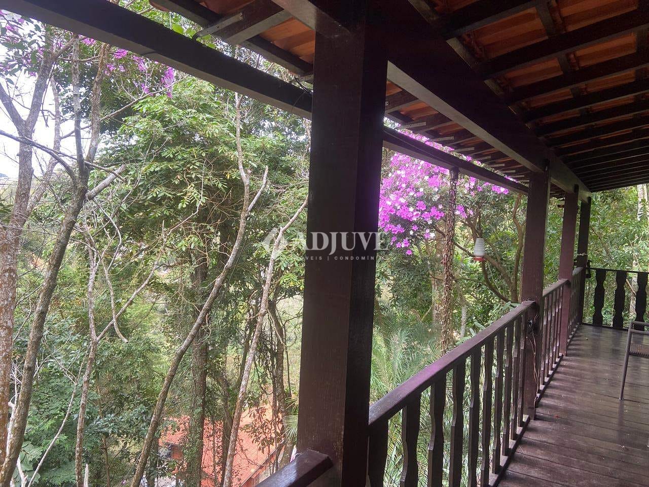 Casa à venda com 4 quartos, 219m² - Foto 9