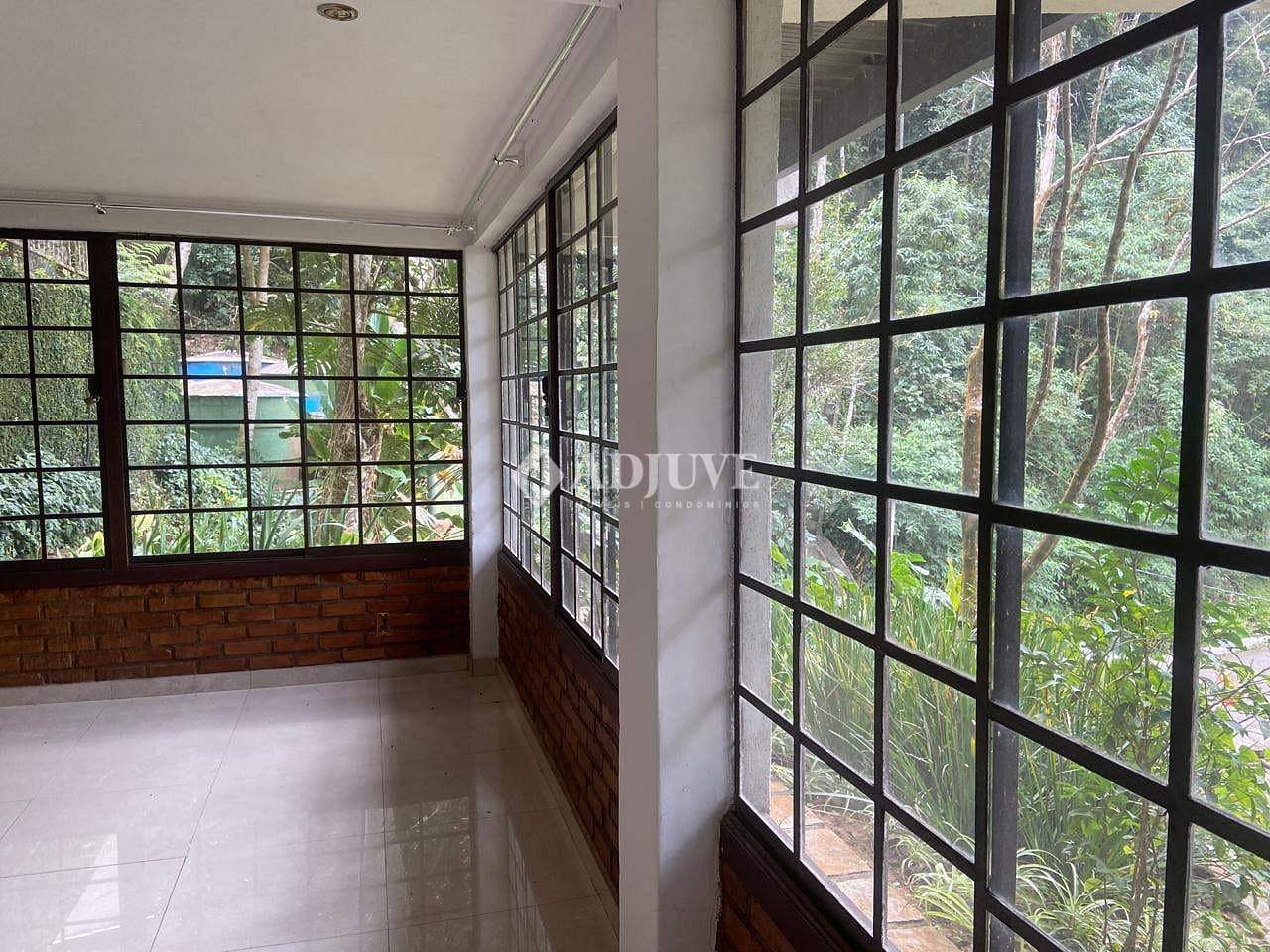 Casa à venda com 4 quartos, 219m² - Foto 3
