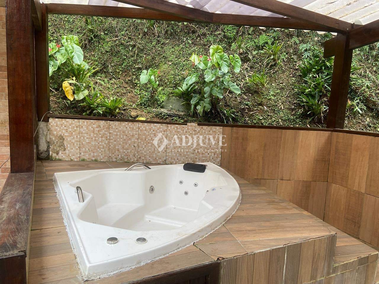Casa à venda com 4 quartos, 219m² - Foto 18